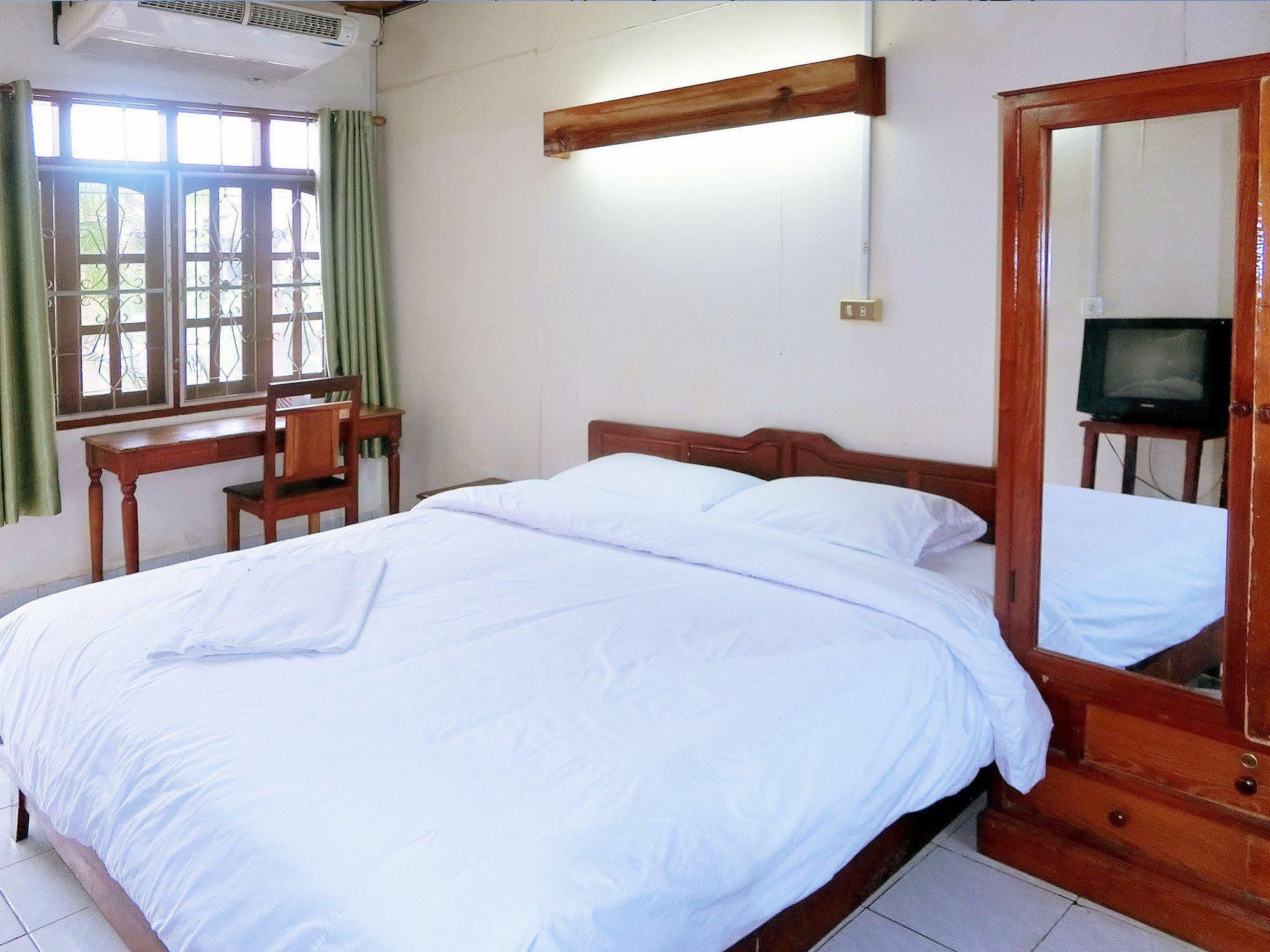 ויינטיאן Villa Sisavad Guesthouse מראה חיצוני תמונה